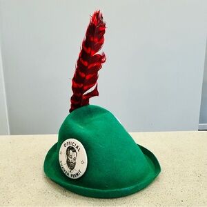 Vintage Green Felt Peter Pan Style Hat w/ Feather & 2 Brothers Of The Bush Pins